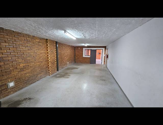 613M² WAREHOUSE FOR SALE IN HENNOPSPARK